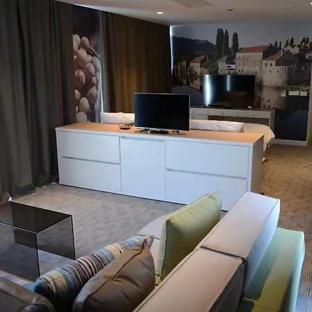 Nar Hotel 4*