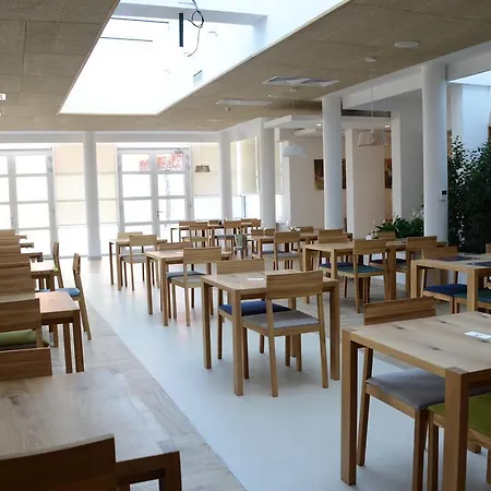 Otel Nar Trebin