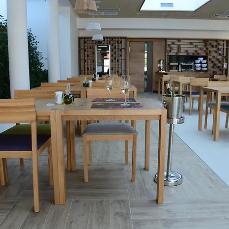 Otel Nar 4*