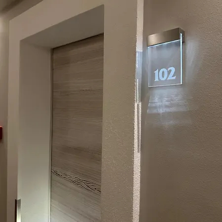 Nar Otel Trebin