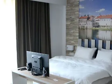 Nar Otel Trebin